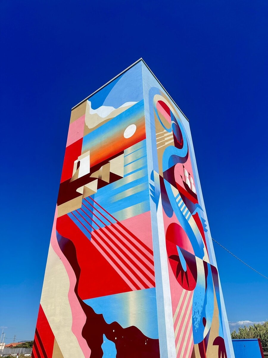 « Un phare entre ciel et mer »